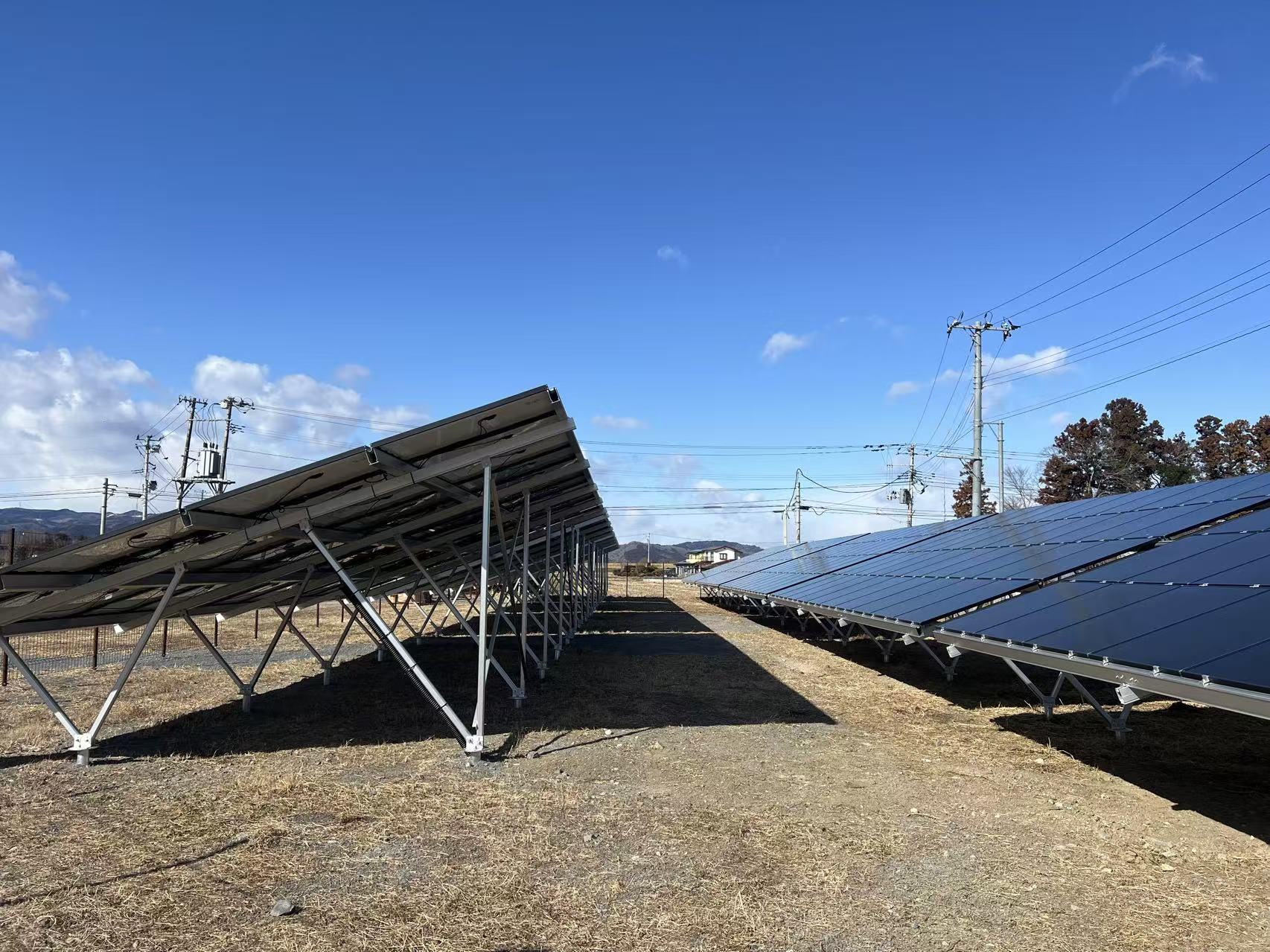 सोलर ग्राउंड ब्रैकेट की सामग्री